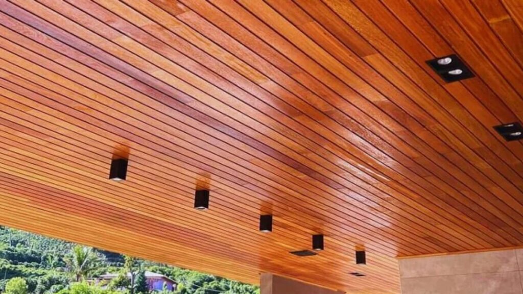 Conheça os benefícios da madeira Angelim Pedra, ideal para vigas, pranchas, forros e estruturas pesadas. Disponível com procedência na Rotta Madeiras.